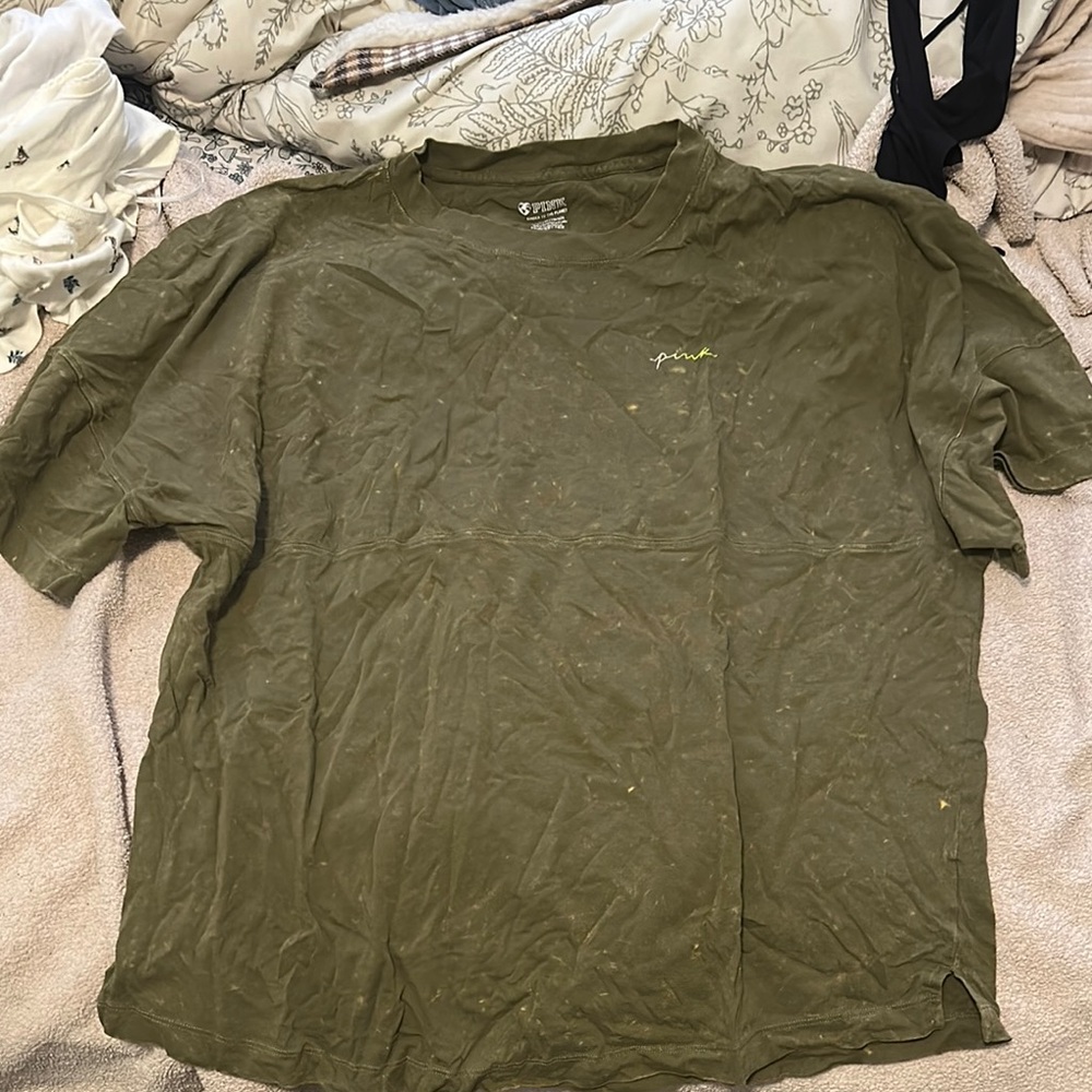 VS PINK WOMENS green Kinder to the planet T-Shirt